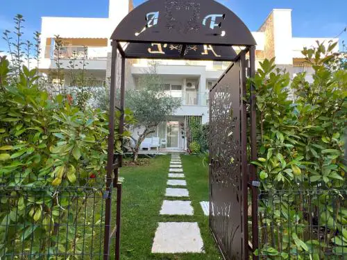San Pietro Resort - Gjiri i Lalzit, Durres - Alfred's Apartments with Garden