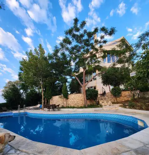 Villa Sunrise