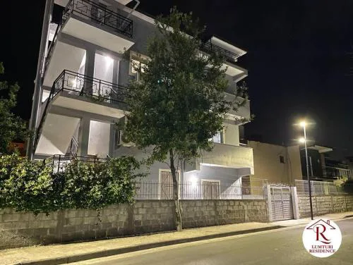 1 Bed Apartment Sleeps 2 with Tv WiFi & Parking