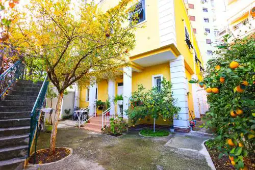 Apartment with garden in the center of Durres