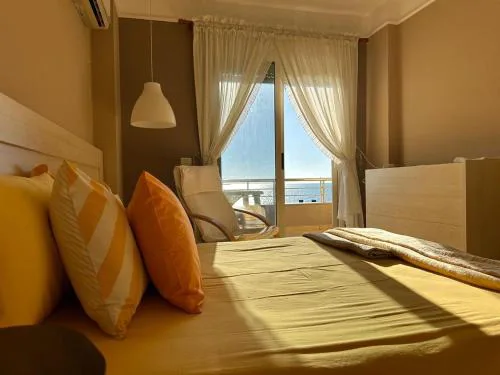 Beach View! Seaside Apartment