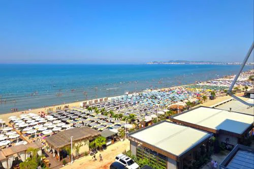 Beachfront & Sea View Apartment 101 - Happy Rentals