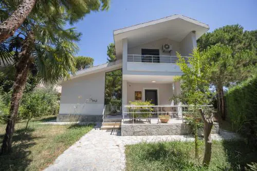 "Blue Bay Villa" at Gjiri Lalzit, Lalzi Bay, Lura 1