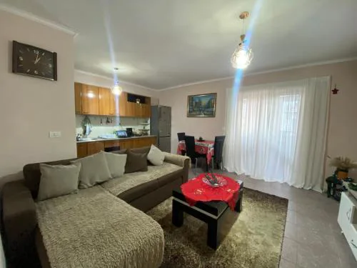 Cozy Breeze Central Apartment