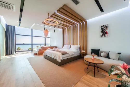 Marina Luxury Suites by PS