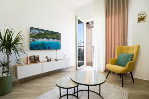 RANA Apartment - Modern & Sunny Flat near Durres Center & Beach