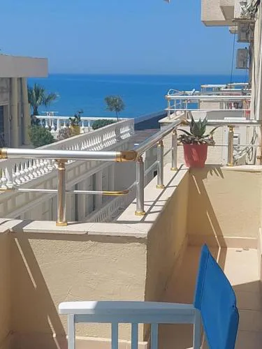 Sea View Lu-Era Golem Apartment with Elevator