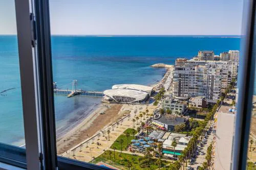 Stylish Sky Apartment Romantic Sea & City View