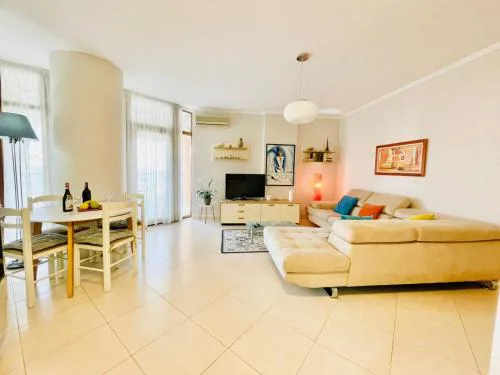 Vacation Apartment, Family & Friends