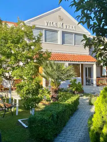 Vila M Vera Rooms with kitchen and Apartments