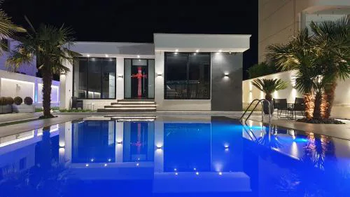 LT Luxury Villa