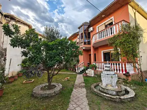 Bliss Inn Garden Retreat Private Rooms near City Center