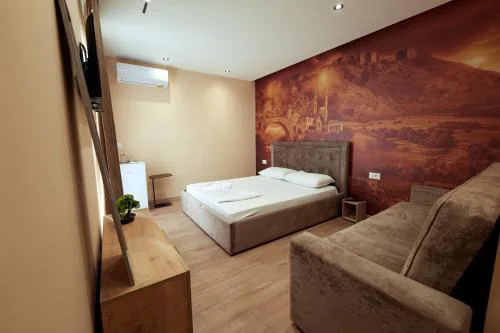 Central Rooms