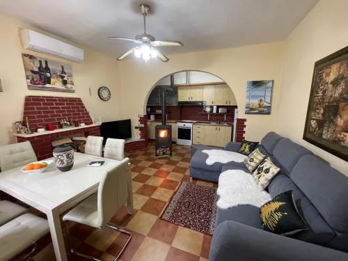 Fishta Villa and Apartments