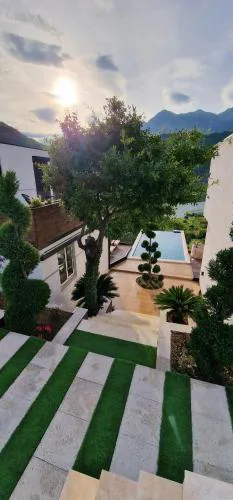 Koman Paradise