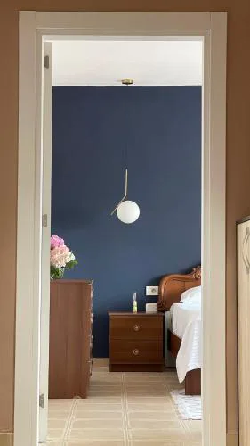 Leo’s apartment