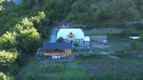 Mountain Vista Guesthouse Shkafi