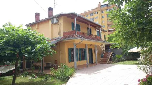 Viola's House