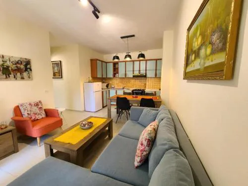 Bora's Apartment, Golem Beach