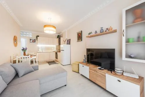 Helia's Cozy Apartment Qerret