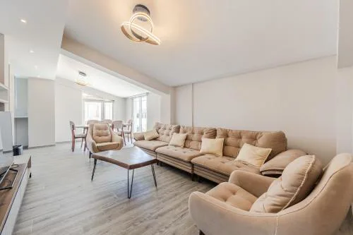 Rooftop Apartment with Private Pool by PikHost
