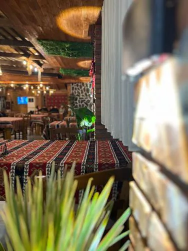 TE BUJTINA HOTEL- Cozy Stay with Traditional Breakfast Near Beach