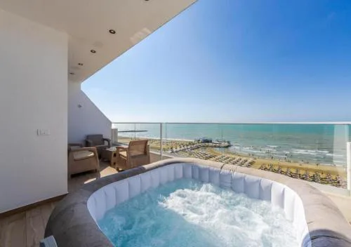 The Seaview Jacuzzi Suite by PS