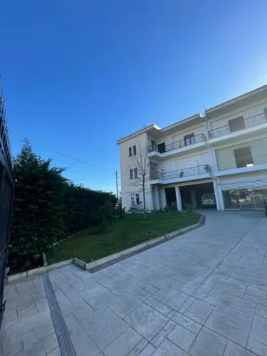 Villa VSV: Parking Spot+ View