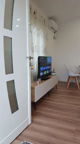 Near Airport Cozy Stay
