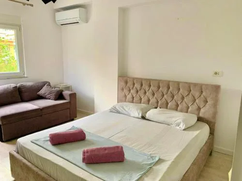 Apartament near Block area