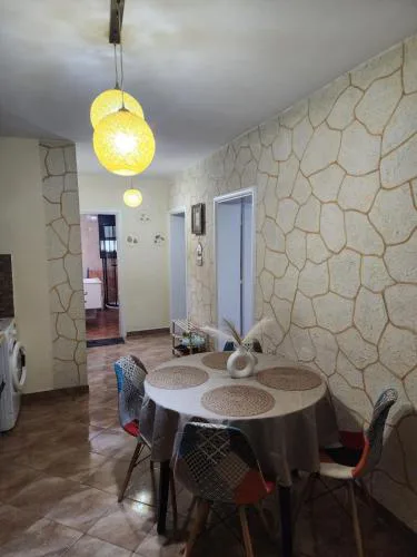 Arlo Nest Apartament