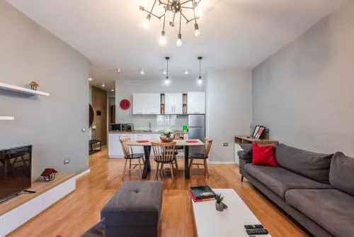 Bright Apartment l 15-Min Walk to City Center