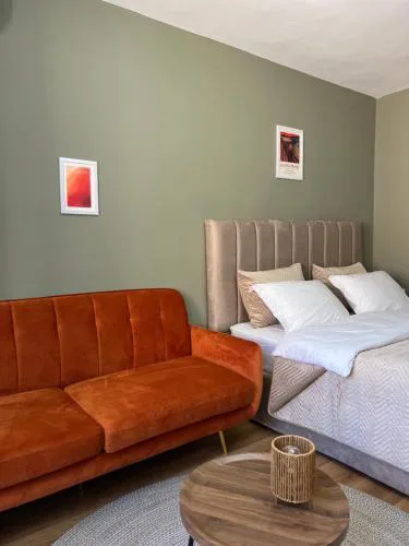 Cane Apartment Mosaic