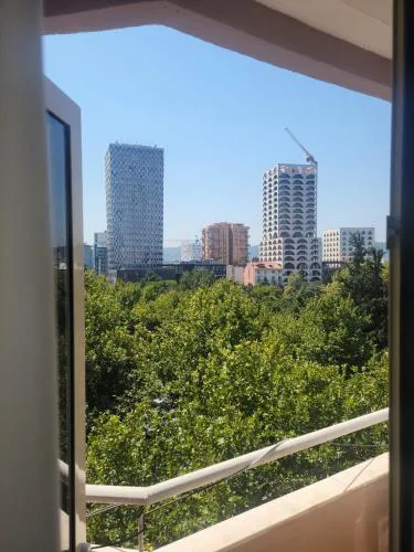 Center in Center apartament Tirana