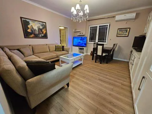Central Apartment with balcony 2