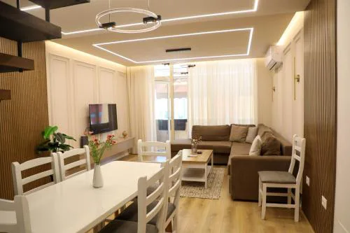 Central Continental Apartment