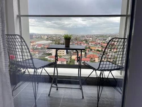 Comfy Nest Apartment- free parking