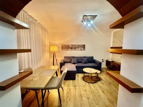 Cozy Center House