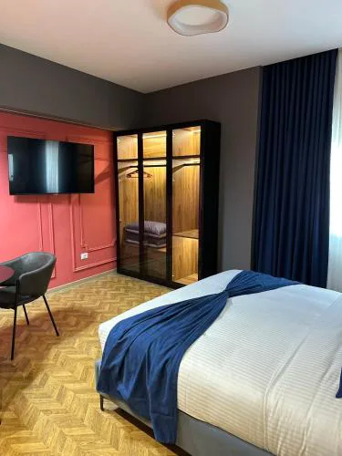 DeLux Suite 102