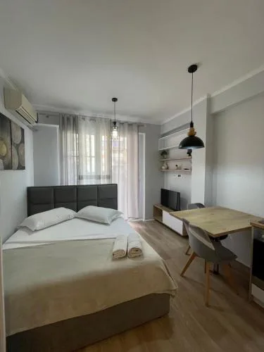 Jonas Sunrise Studio Apartment