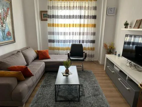 Kelly's Cozy Hideaway - Central Tirana