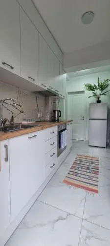 Lalas Apartments 1