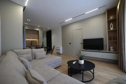 Matisse No21 - Luxury One Bedroom Apartment With Parking