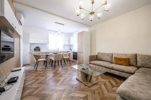 Miku Apartments-LUXURY City View at Wilson Square