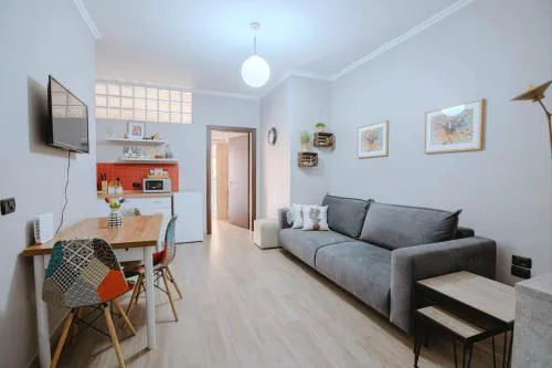 Nevila's apartment
