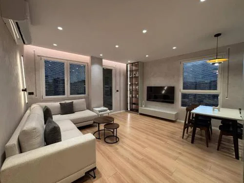 New Chic Apartment, Central
