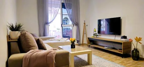 Papu's Home, City Center 2BR Apt