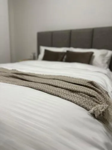 R&E Apartment