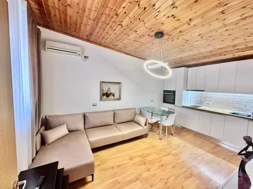 Soer Apartment - Tirana Center, Veranda & Comfort