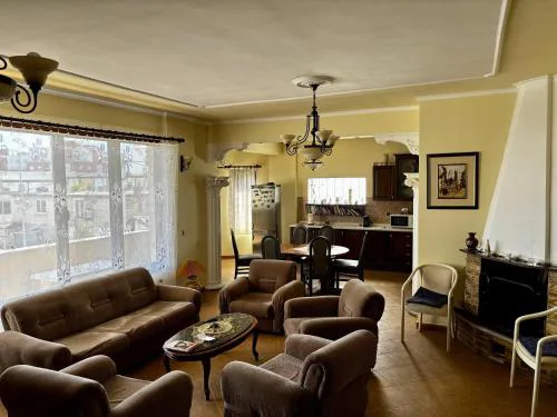 Spacious 3-Bedroom Apartment with Garden & Balcony in Tirana
